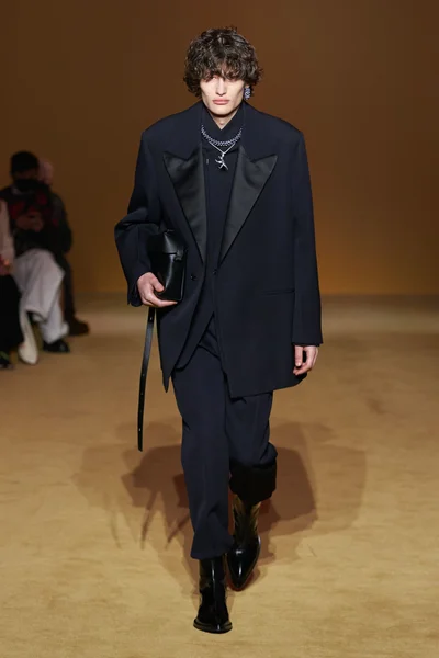Look 40
